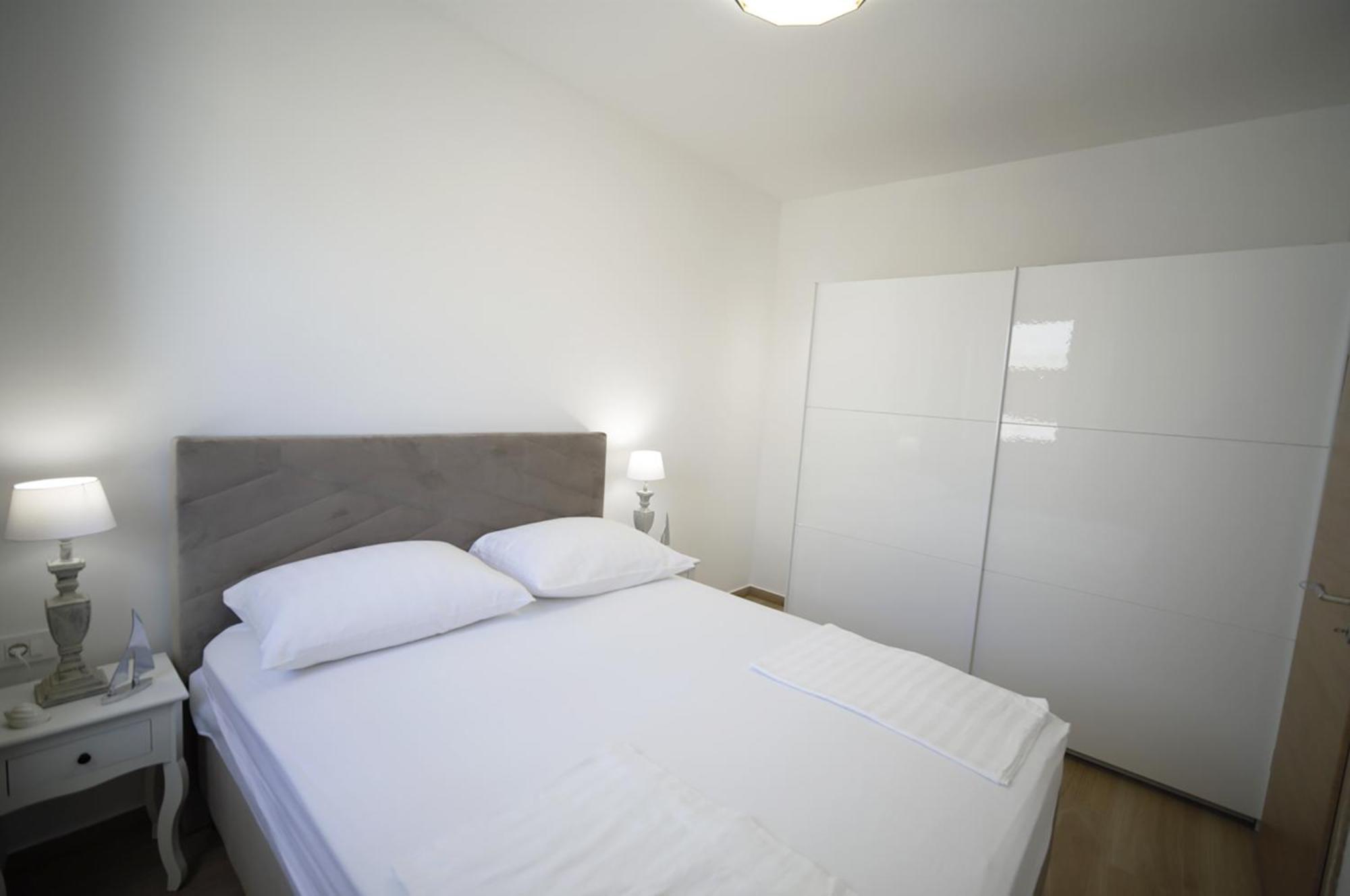 Nautica Apartment Ražanac Exterior foto